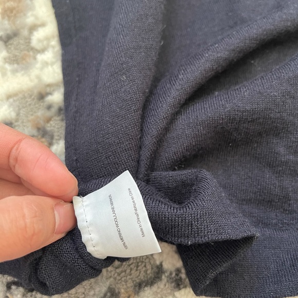 Authentic tory burch blouse. - Picture 4 of 4